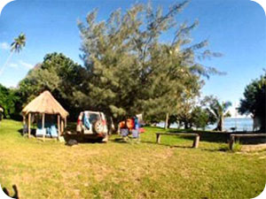 Terrain de camping à Hienghene en bors de mer Le camping Babou Côté Océan plage est juste au bord d'une belle plage parfaite pour la baignade à Hienghène. Venez profiter des activités proposées.