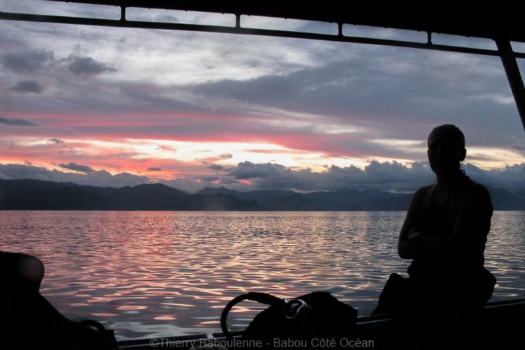 Coucher de soleil sur la Chaîne, vu de l'îlot Hienga - Hienghène