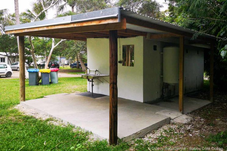 Bloc sanitaire du camping Babou Côté Océan à Hienghène - Nouvelle Calédonie