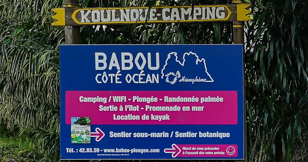 Panneau à l'entré de Babou Côté Océan à Hienghène